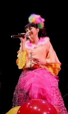 浅香唯 生配信ライブ〜Happy Birthday 35th Anniversary 〜 | ローチケ LIVE STREAMING