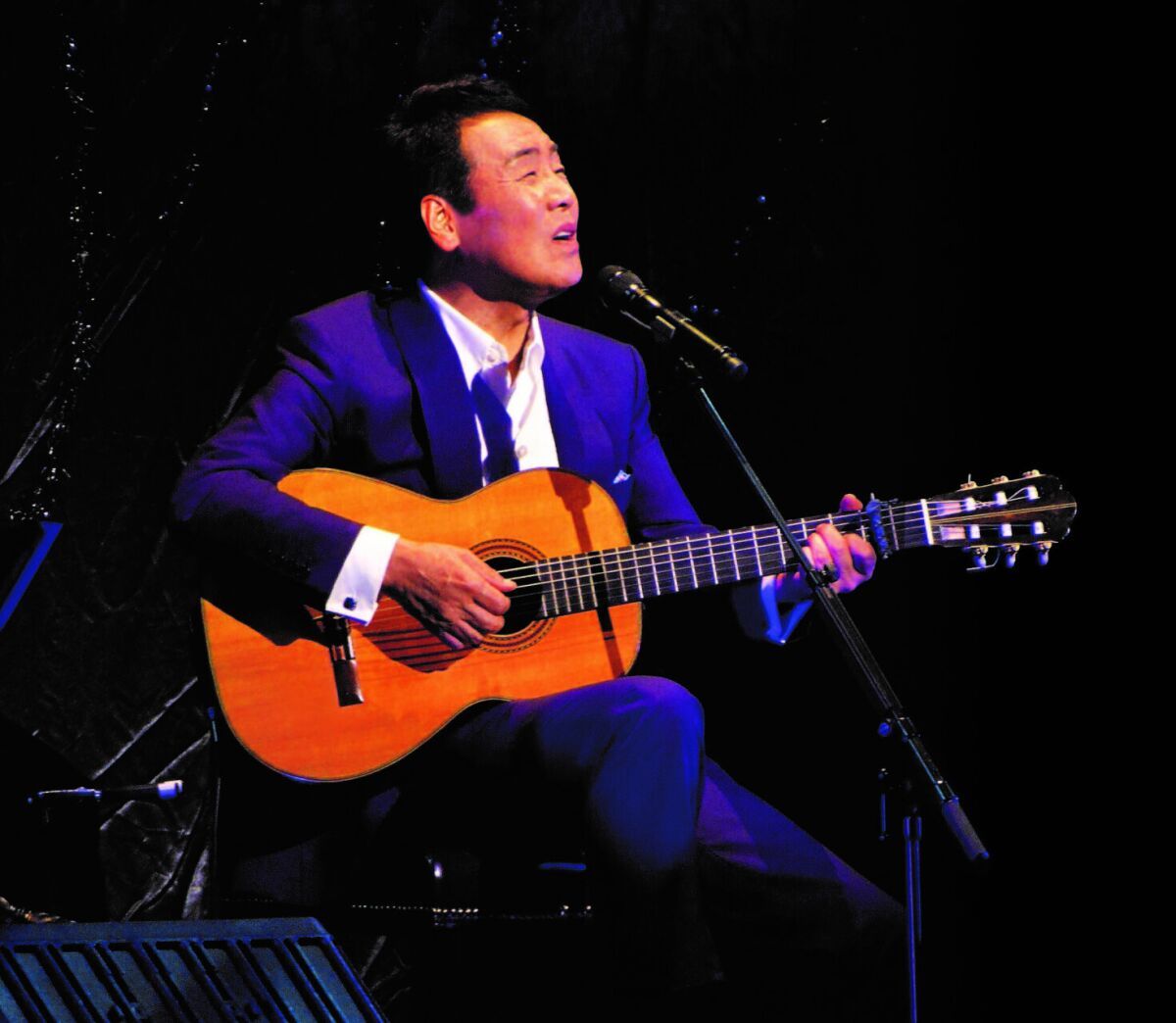 五木ひろし「ITSUKIモデル 弾き語りライブ」
