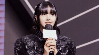 BLACKPINK (ブラックピンク) の LISA 、インタビューにて「人生を変えた1曲」について語る…超意外な "あの曲" がLISAの人生を変えた!? 