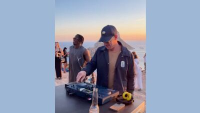 スペイン警察、Diplo (ディプロ) が企画したイビサ島の自然保護区開催の "違法" ビーチパーティーを捜査中、最高30万ユーロ (約5,163万円) の罰金の可能性