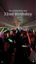 乗り合わせた乗客はビックリ！ マレーシアの格安航空会社エアアジア、22周年アニバーサリーでサプライズ機内レイヴ開催