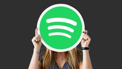 Spotify (スポティファイ) によるインディペンデントアーティストへの支払い額、2023年度は前年比8％減少…同サービスが各種音楽再生プラットフォーム全体の平均報酬価格を引き下げていることが判明