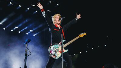 先日来日公演を行ったGreen Day (グリーン・デイ) 、クイーンズランド州を襲う過去50年で最も強力なサイクロン「アルフレッド」上陸の影響でオーストラリア最終公演をキャンセル