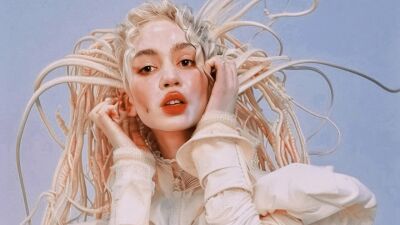 Grimes (グライムス) 、元恋人Elon Musk (イーロン・マスク) が二人の間に生まれた子を人目に晒すことについて批判 「息子Xを公の場に出すべきではない」