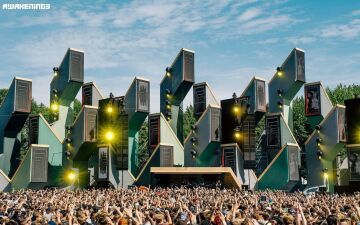 【Awakenings festival】"親ロシア派DJと一緒の出演" を拒否したウクライナ人DJナスティアに対し「ウクライナは支持するがニーナ・クラヴィッツはラインナップから削除しない」と発表