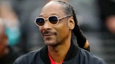 【動画アリ】ラッパーのSnoop Dogg (スヌープ・ドッグ) 、アメリカ・ナッシュビルのバーでサプライズパフォーマンス、会場に居合わせた人は超ラッキー!! 