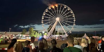 ドイツの音楽フェスティバルで観覧車が炎上、30人以上が負傷（動画あり）