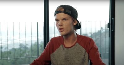 Avicii（アヴィーチー）のドキュメンタリー「Avicii：TrueStories」でカットされ未収録となっていた50分間の映像が公開、Aviciiの未公開映像も【動画あり】