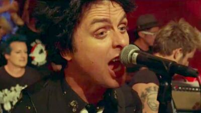 Green Day、社会問題に訴えかける新曲のMV公開。31箇所を回るツアー日程を発表し本格的に再始動！