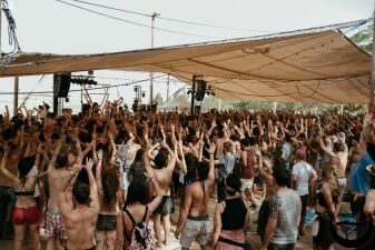 イスラエル、人口の半数以上となる500万人がワクチン接種完了、来週からバーやナイトクラブが本格的に再開