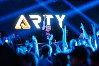 ロシアのDJ【ARTY】イギリスのロックバンド・Museのあの曲をリミックス