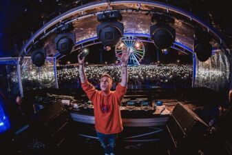 Nicky RomeroがAviciiの未発表曲「Heaven」をKingsland Festivalで披露【動画アリ】