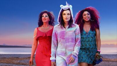 【DJにフォーリンラブ（原題 Ibiza）】有名DJに恋して追っかける女性を描くNetflixコメディ映画ティーザー公開