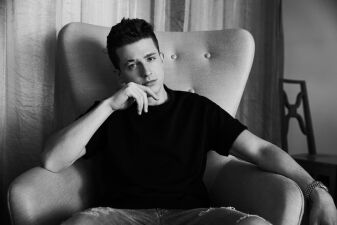 【Charlie Puth】新曲「Change」をリリース！！銃規制を求めるデモ行進で初披露！