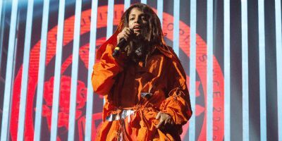 社会に強いメッセージを訴える女性シンガー、M.I.A.がファンの声に答えて楽曲「A.M.P.」の新バージョンを公開！