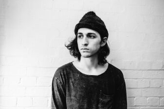 VIRTUAL SELF のイラスト・コンテスト開始！最優秀作品はポーター・ロビンソン本人が選定！
