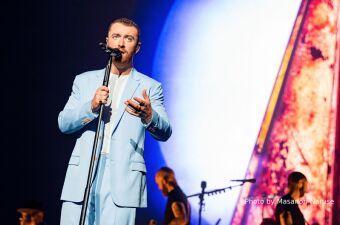 【ライヴ・レポート】サム・スミスが 18,000人の心を震わせた東京公演の様子をレポート