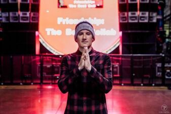 Destructoが主宰する「出演者は友達だけのフェス」が身内ノリを通り越している！