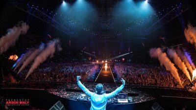 8万人のファンを揺らしたARMIN VAN BUUREN単独公演の3時間にもわたるライブ映像をフル公開！