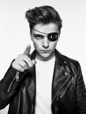 Martin GarrixがARMANI EXCHANGEの秋冬コレクションのモデルに抜擢！