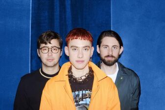 FUJI ROCK出演！未来型ポップバンド Years ＆ Years が新曲リリース、MV同時公開！