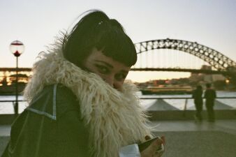 新世代の音楽シーンを牽引するHiatus Kaiyoteの紅一点Nai Palmが「Homebody」のMVを公開