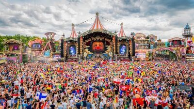 あなたのお気に入りは誰のセット？Tomorrowlandのライブビデオ続々アップ！