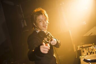 REMO-CON、新シングルを4月14日にBeatport先行リリース！本間本願寺がRemixを担当。