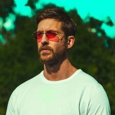 今年もCalvin Harrisが止まらない！アリアナ・グランデ、ファレル、ヤングサグ参加の豪華すぎる新曲リリース決定！