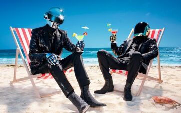 Daft Punkがクリスマスツリーのオーナメントに！？Daft Punkのクリスマスグッズが超カワイイ！