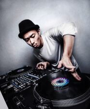 DJ KENTAROが5年ぶりのシングル！ポルトガル出身の22歳HollyとコラボEPをリリース
