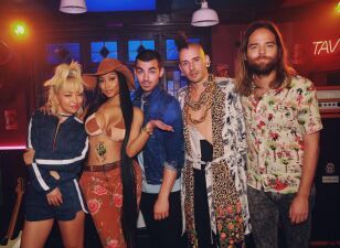 DNCE、ノリノリな新曲「キッシング・ストレンジャーズfeat.ニッキ―・ミナージュ」リリース！
