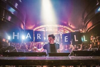 Hardwellの世界各国のツアーでの様子をまとめたフォトブックを発売！
