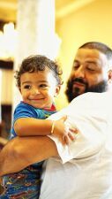 売れっ子プロデューサーDJ Khaledが愛息子の１歳の誕生日に送った超豪華なプレゼントとは!?