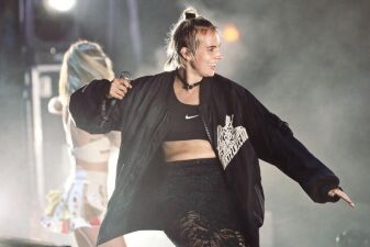 ジャスティン・ビーバーも参加した、メジャー・レイザーの新曲「コールド・ウォーター」日本語字幕付き動画が公開！