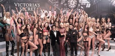 アメリカで大人気ランジェリーブランドのファッションショーにVIPシンガー3名が登場！