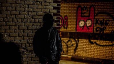 謎多き覆面DJ MalaaがREZZとの合同ライブツアーで7曲の未発表曲をプレイ！さらにライブ音源をフリーDL！