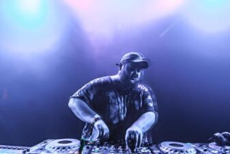 【突然の悲報】DJコミュニティがMAD DECENT所属のDJ Big Makkの早すぎる死へ追悼コメント