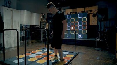 ダンス ダンス レボリューション風のパッドで演奏するツワモノが現れる！