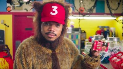 Chance The Rapperがクマの格好に！？さらにTY DOLLA $IGNやD.R.A.M.とのライブを披露！
