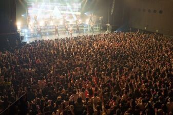 浜崎あゆみ、全国9ヶ所18公演で開催されたファンクラブツアー、熱狂のファイナル公演レポート