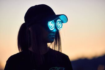 mau5trapが期待を寄せる新星、REZZが自身のID5曲を含む1時間のMIXを公開！