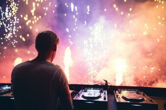 8月28日、Avicii最後のDJセット公演は、Ushuaïa Ibiza