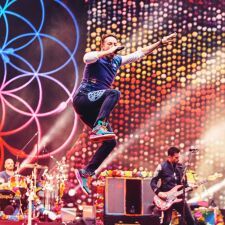 Coldplayが自転車に乗って街を駆け巡る！「A Head Full Of Dreams」のMV公開！