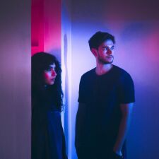 世界中のチャートを賑わすヒットチューン！ZeddとAlessia Caraのコラボ曲「Stay」のMVが公開！