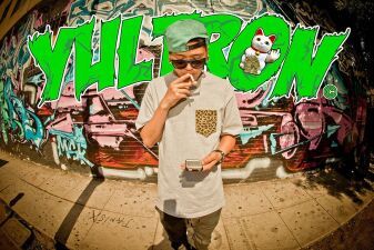 OOKAYやKAYZO,DOTCOMらと活動を共にし、今、世界が注目する才能YULTRONがL.Aより来日決定！