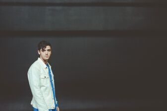 【iFLYERチケット有】LAUV初来日公演、チケットSOLD OUTを受け追加公演が急遽決定！！
