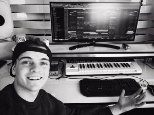 Martin Garrixがカウントダウンフェスで新曲「Scared To Be Lonely」の動画を公開！