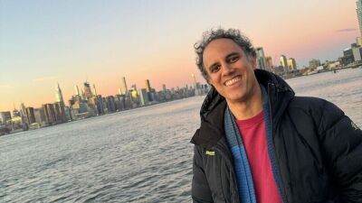 2026年4月に来日公演を行うFour Tet (フォー・テット) がSammy Virji (サミー・ヴァージ) × Chris Lake (クリス・レイク) の "925" をリミックス