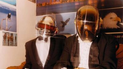 Daft Punk (ダフト・パンク) のGuy-Manuel de Homem-Christo (ギ=マニュエル・ド・オメン=クリスト)、Rosalía (ロザリア) のアルバム収録の新曲にひっそり